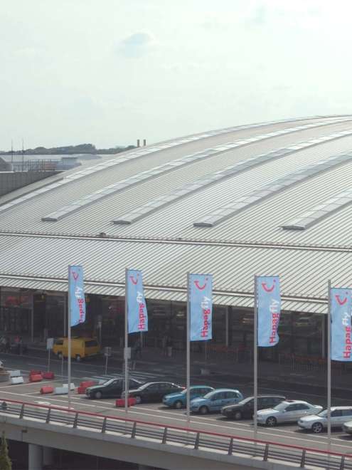 Flughafen Hamburg Stahl Aufsatzfassade rp tec 60-1 Dach Vorschau